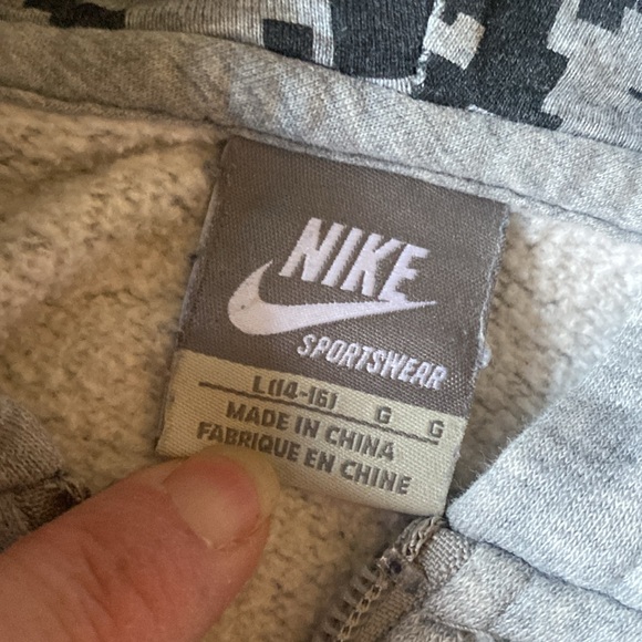 Nike size L(14/16) hoodie approximately 24 inches long. Nice condition. - Picture 4 of 11